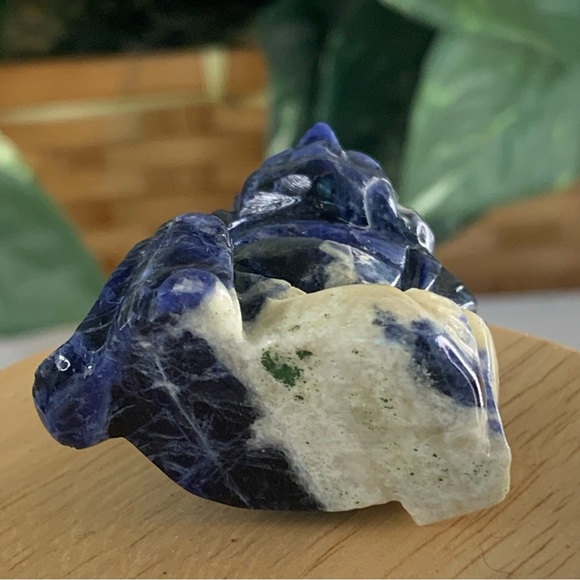 Vintage Deep Blue Sodalite Buddha Figurine MCM Crystal Man Stone Carving 2" 42g - Picture 12 of 16